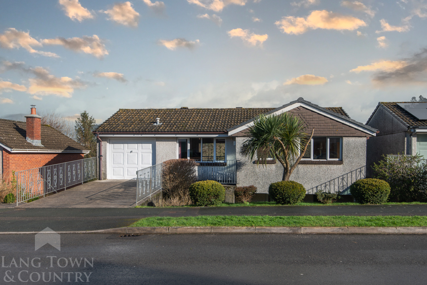 Properties for sale Lang Town & Country